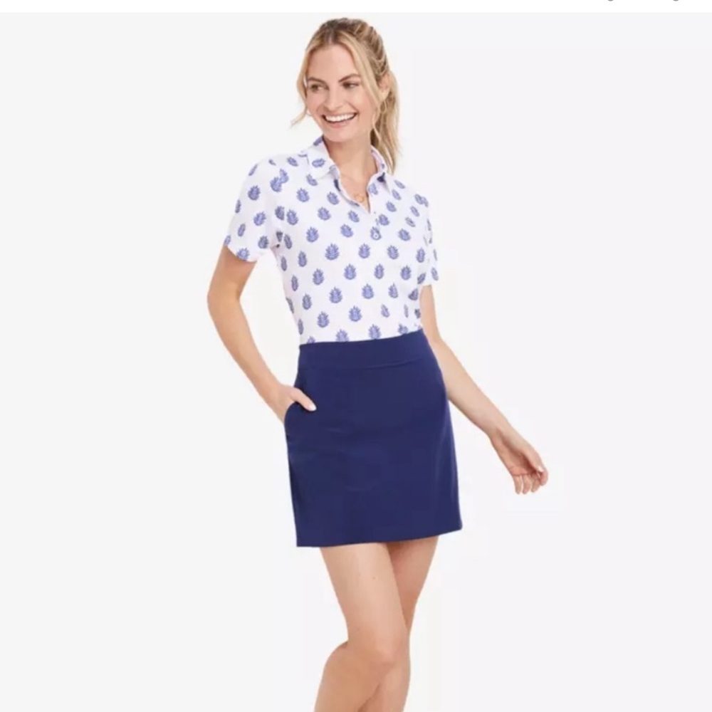 Vineyard Vines women’s navy golf skirt